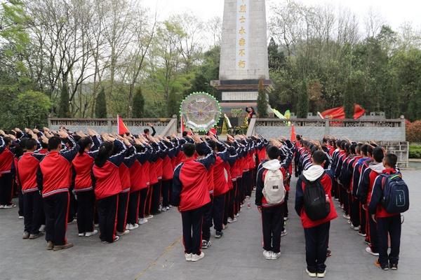 河北队恐提前退出中超，将与球员代表商议，退出的原因是什么呢？游戏画面